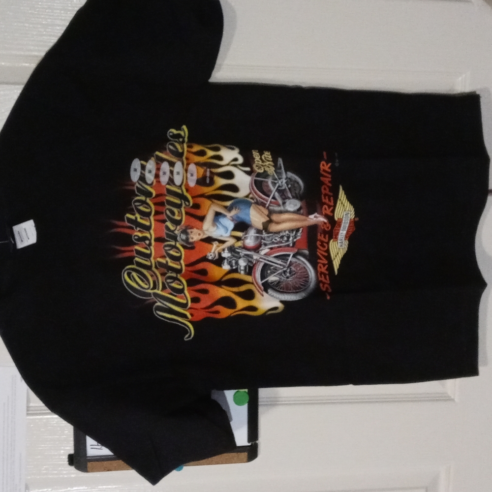 NWT men's tee